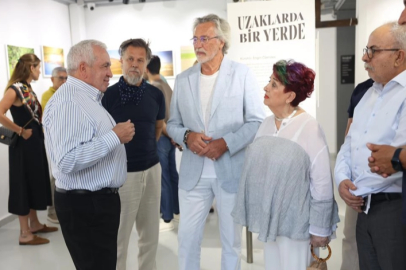 'Uzaklarda Bir Yerlerde' sergisi Bursa'da açıldı