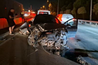 Bursa'da korkunç kaza: Otomobil hurdaya döndü