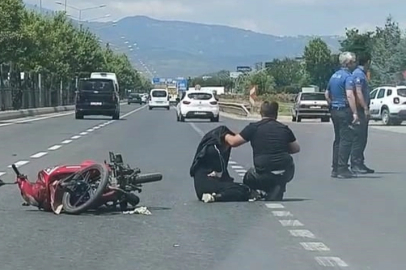 İnegöl'de otomobil motosiklete çarptı: 2 yaralı