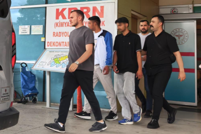 Tekme tokat dövdükleri gencin kolyesini çalıp kaçtılar