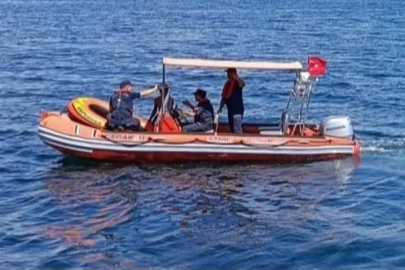 Bursa'da şişme botuyla deniz açılan genç ölümden döndü
