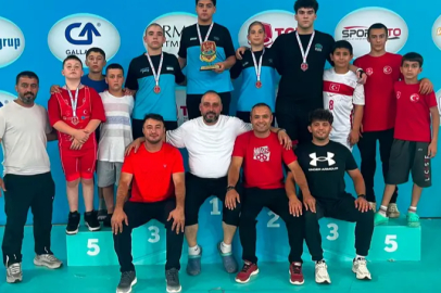 Güreşte Yıldırım rüzgarı