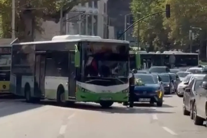Bursa'da otobüs şoförü, düğün konvoyunun önünü kesti