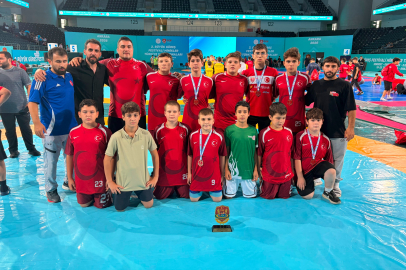 Osmangazi’nin Şampiyon Güreşçileri Başarıdan Başarıya Koşuyor