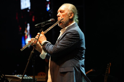 Açıkhava'da Fatih Erkoç'tan zamansız şarkılar