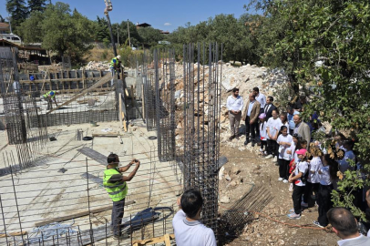 Orhaneli’de yarı olimpik yüzme havuzu temeli atıldı