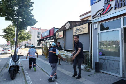 Nilüfer’de kaldırımlar temizlendi