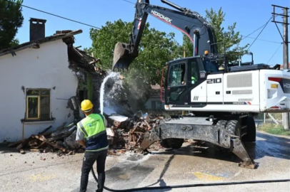 Karacabey'de metruk yapılara geçit yok