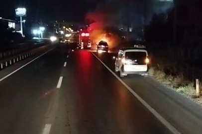 Bursa'da lüks otomobil alevlere teslim oldu: O anlar kamerada