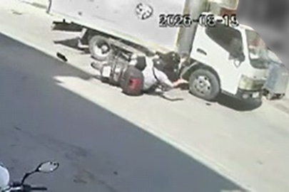Bursa'da kamyonetle motosiklet çarpıştı : 2 yaralı