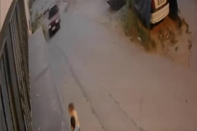 Bursa'da çocukların oynadığı sokağa drift atarak girdi