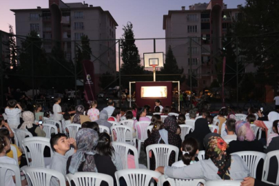 Karagöz’ün Salıncağı ilk gösteriminde çocuklar ve aileler buluştu