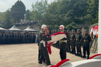 Bursa'da Bayar vefatının 40. yılında anıldı