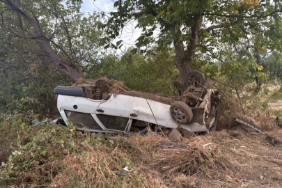 Bursa'da kontrolden çıkan otomobil şarampole yuvarlandı: 8 yaralı