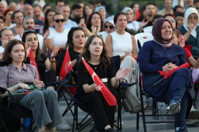 Osmangazi Meydanı’nda Filenin Sultanları coşkusu