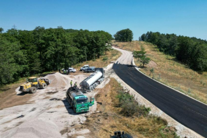 Büyükşehir, 3 ilçede 50 kilometrelik yolu yeniledi