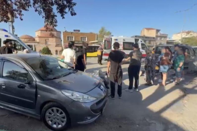 Bursa'da araca çarpmamak için manevra yapan motosikletteki 2 genç yaralandı