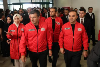 Bakan Kacır: Gençlerimiz dünyaya güçlü bir mesaj veriyor