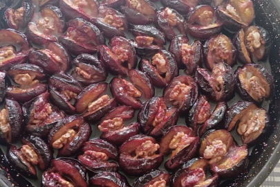 Dalında 4 liraya düşen ton eriği kışlık tatlıya dönüşüyor