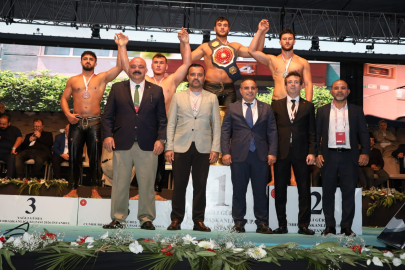 Büyükşehir güreşçisinden Cumhurbaşkanlığı Kupası’nda üçüncülük başarısı