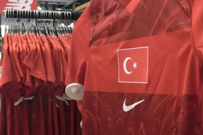 Ay yıldızlı formalar Bursastore'da satışa çıktı
