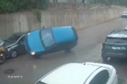 Bursa'da kontrolden çıkan araç ters döndü: 3 yaralı