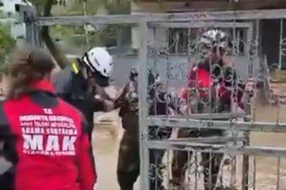 Mudanya'daki taşkında mahsur kalanlar işte böyle kurtarıldı
