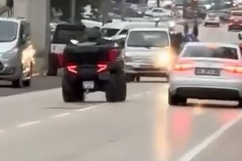 Bursa'da ATV'li trafik canavarı kamerada