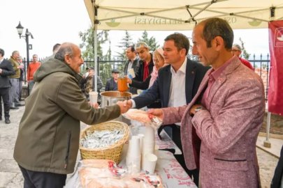 Başkan Erkan Aydın mahallelerin nabzını tutuyor