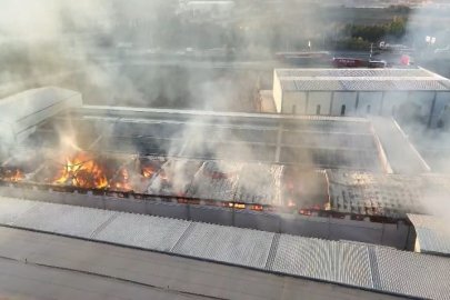 Bursa'da mobilya fabrikasında büyük yangın...30 itfaiye ve tanker olay yerinde