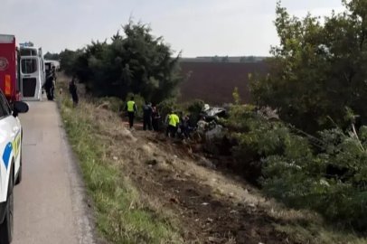 Bursa'da TIR tarlaya uçtu: 1 yaralı