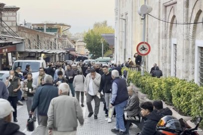 Bursa'da sabah namazı yoğunluğu: Trafik tek şeride düştü