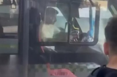Bursa'da şoförlerin yol tartışması kamerada