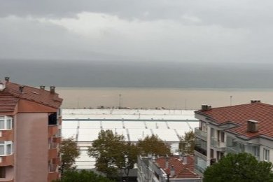 Bursa’da sel suları denizi çamura buladı