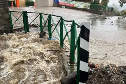 Cumalıkızık'ta köprü sular altında kaldı
