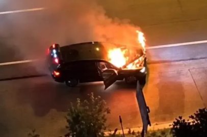 Bursa’da seyir halindeki lüks otomobilde korkutan yangın