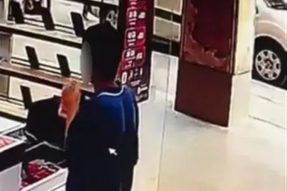 Bursa'da telefon hırsızlığı kamerada