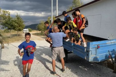 Bursa'da çocuklar için traktörünü spora sürüyor