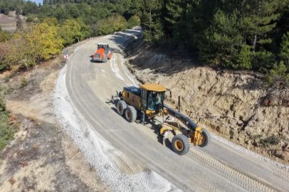 Büyükşehir'den Keles'te yol mesaisi