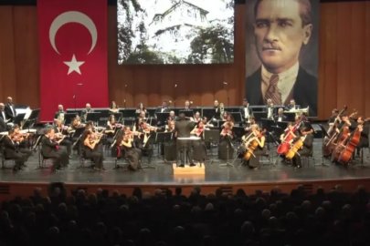 Bursa’da Cumhuriyet coşkusu senfonik ezgilerle yükseldi