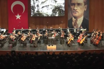 Bursa’da Cumhuriyet coşkusu senfonik ezgilerle yükseldi