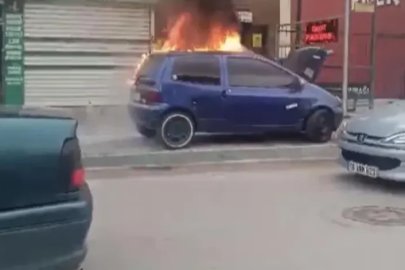 Bursa’da park halindeki otomobil alev alev yandı