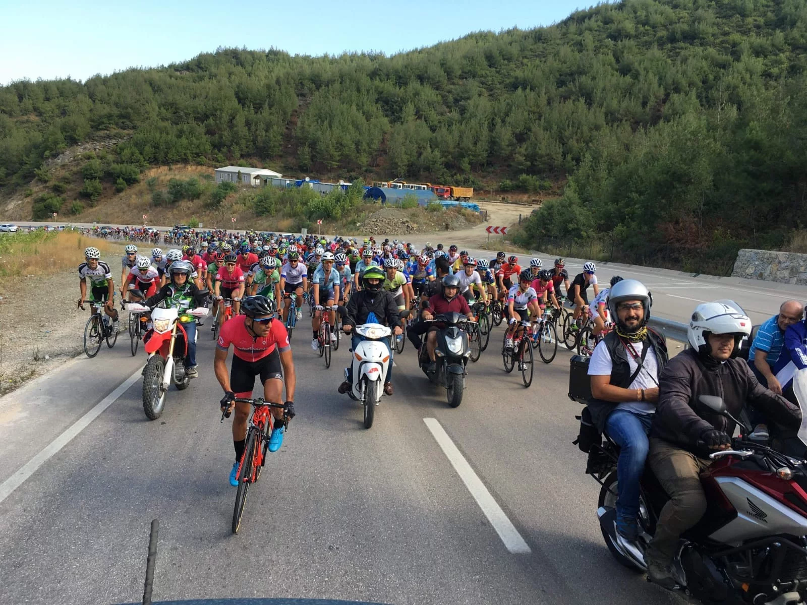 850 bisikletçi Uludağ'a pedal çevirdi