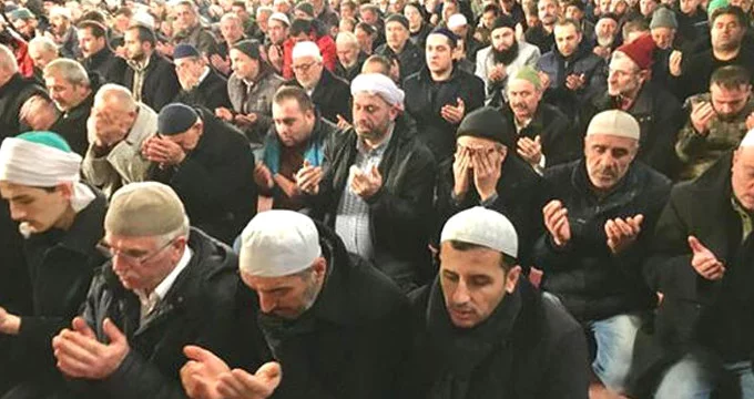 90 Bin Camide Mehmetçik'e Zafer Duası Yapıldı, Fetih Suresi Okundu