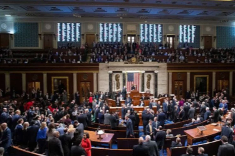 ABD Senatosu Ukrayna'ya desteği de içeren yardım paketini onayladı