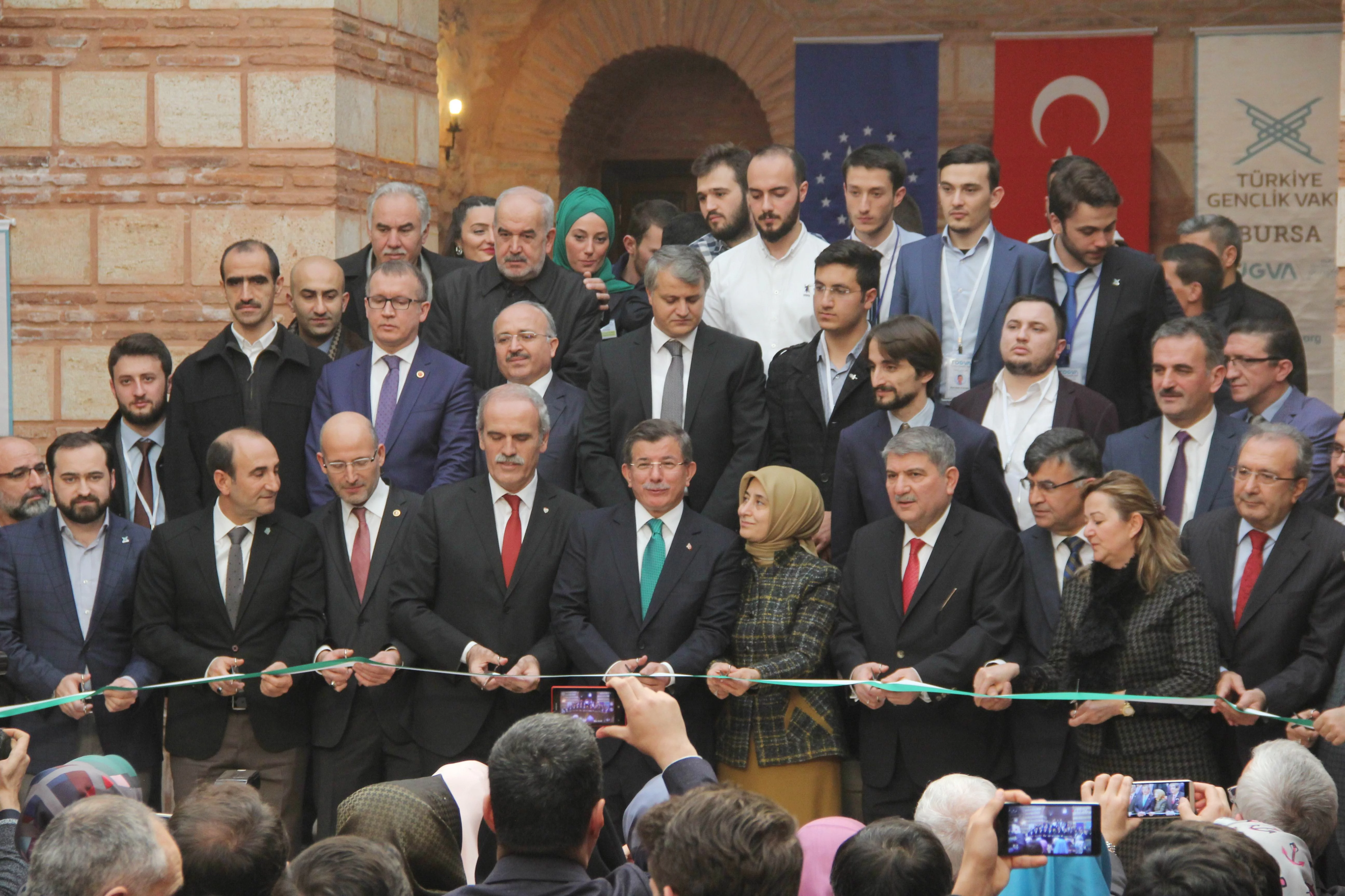 Ahmet Davutoğlu: "Bir daha bu topraklarda fetret yaşanmasına izin vermeyeceğiz"