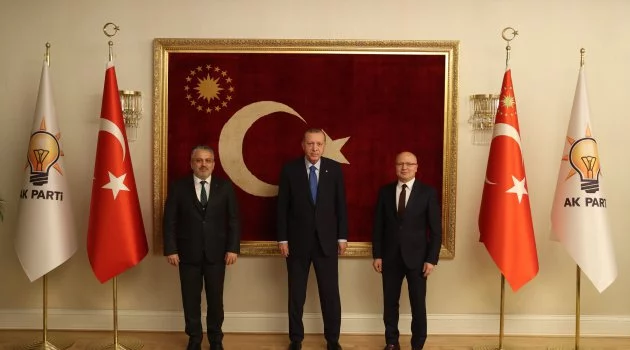 AK Parti Bursa’da bayrağı Davut Gürkan devraldı