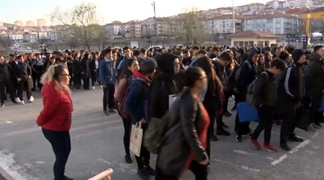 Ankara'da öğrenciler, 'koronavirüs' tatili öncesi son kez ders yaptı