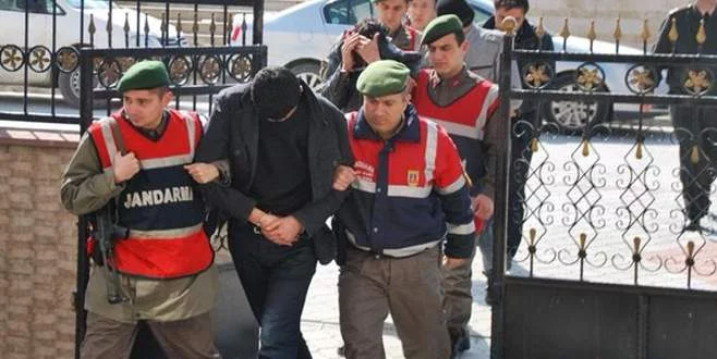 Ankara merkezli FETÖ operasyonu: 35 muvazzaf asker gözaltında