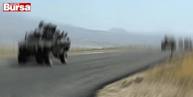 Askeri aracın geçişi sırasında patlama!